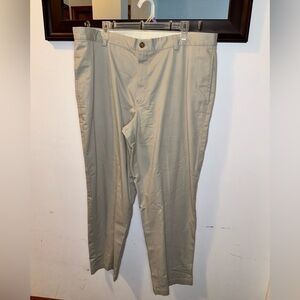 LL Bean Men’s Khaki Classic Fit Flat Front Pants Size 40